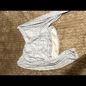 XL Baby Blue floral crop top w/ Sleeves